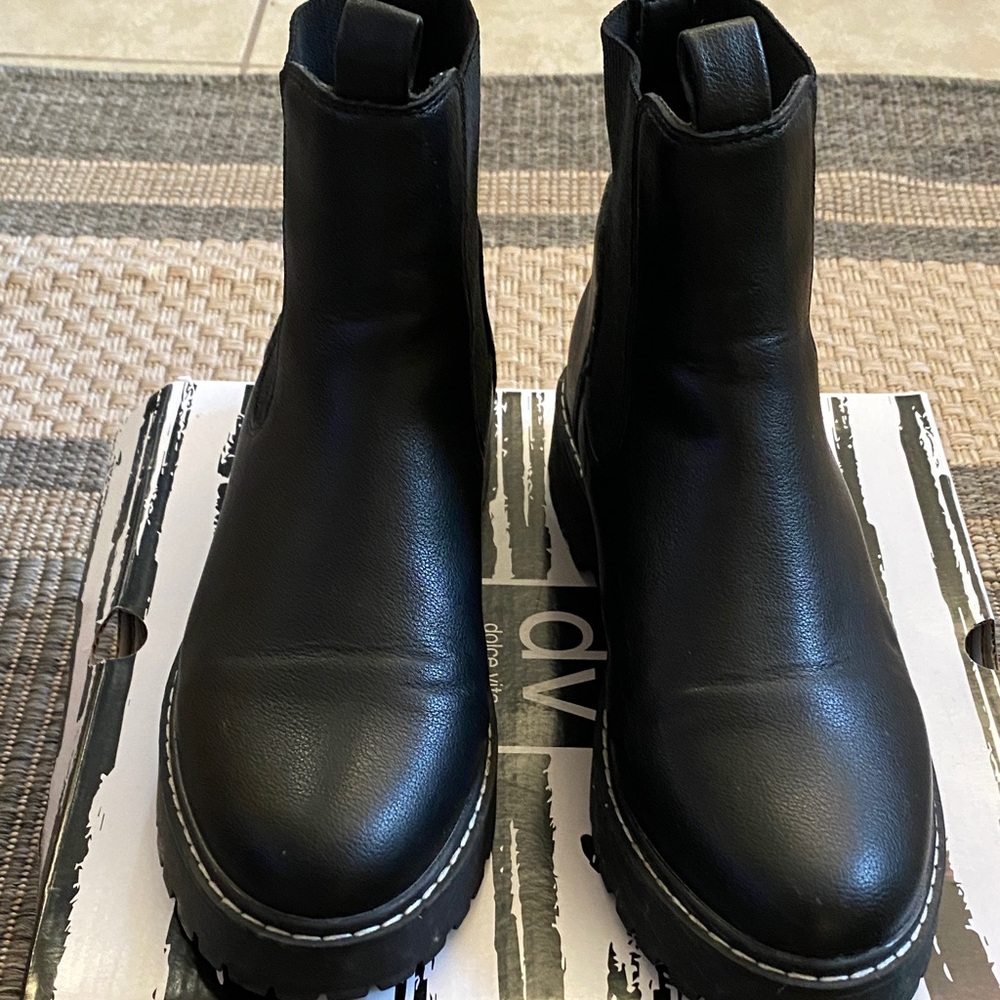 Dolce vita black Chelsea boot size 10